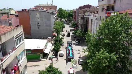 Kocaeli'de 19 Mayıs coşkusu balkonlarda yaşandı