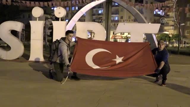 Siirt'te bisiklet tutkunları 19 Mayıs için pedal çevirdi