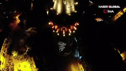 İstanbul Boğazı'nda havai fişekli kutlama