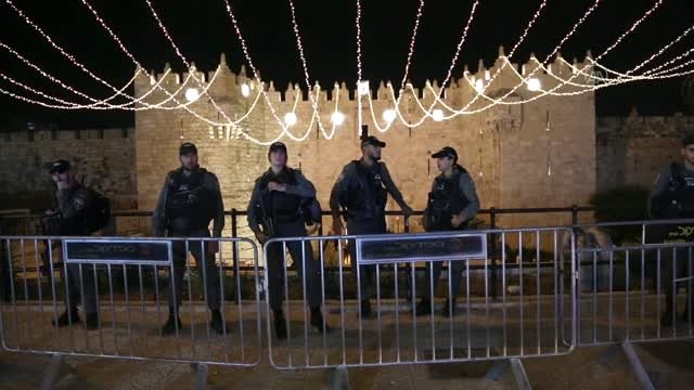 İsrail Kadir Gecesi'ni Mescid-i Aksa çevresinde ihya etmek isteyen Filistinlilere izin vermedi