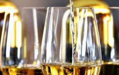 MP: Women thrashes men for illegal alcohol supply