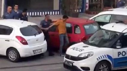 19 Mayıs'ta İngiliz bayrağına benzeyen havluyu balkonuna astı, mahalle karıştı