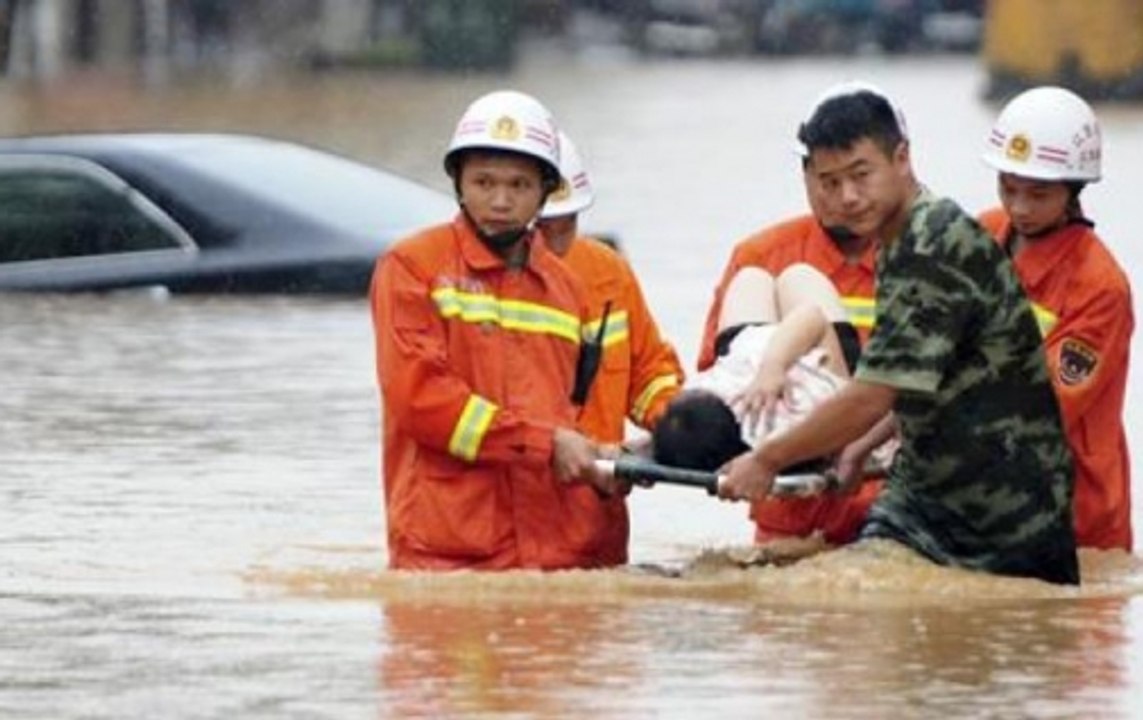 Heavy floods causes severe damage in China