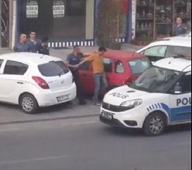 İngiliz bayrağına benzeyen havluyu balkonuna astı, mahalle karıştı