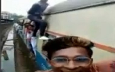 Four Mumbai boys held for performing stunts on moving Mumbai local