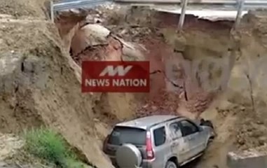 Agra-Lucknow Expressway: SUV fell deep after service road caves in