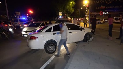 Uyuşturucu satıcısı polisten kaçmak isterken kaza yapıp yakalandı