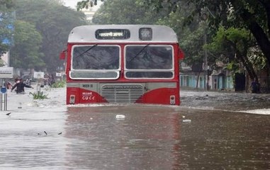 Heavy Mumbai rains bring life to standstill