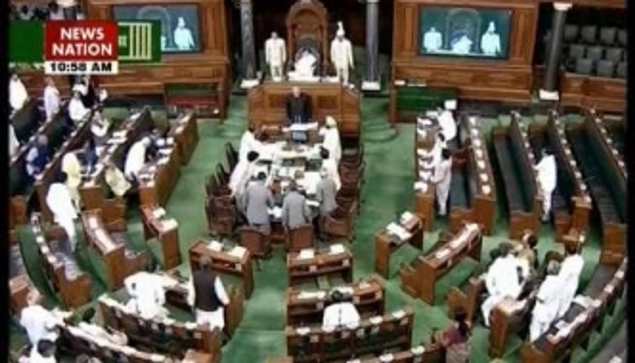 11 AM top headlines