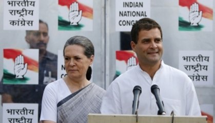 Sonia Gandhi uses Nehru's secularism to fight BJP