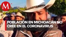 Comuneros de Zitácuaro bloquean carreteras por rumores de coronavirus