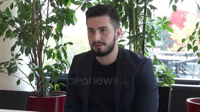 Ora News - Protesta e transportit të udhëtarëve, 13 mijë punonjës nuk kanë marrë pagën e luftës