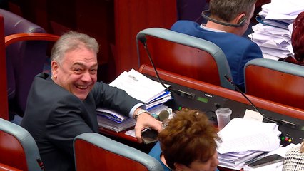 Kuvendi nuk rikthehet, deputetët akoma paguhen