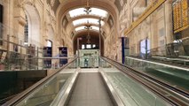 Il percorso di accesso ai binari della Stazione Centrale di Milano