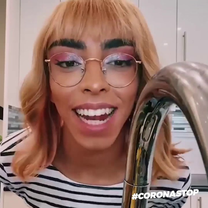 Bien se laver les mains avec Bilal Hassani