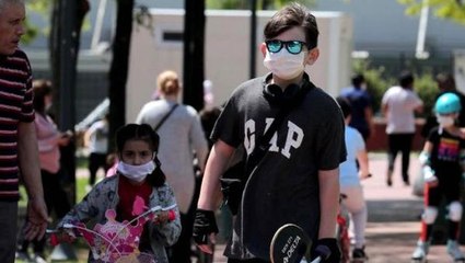 13 yaşındaki Görkem: 45 yaşında sigara içenlerin yerine biz dışarıda olmalıyız