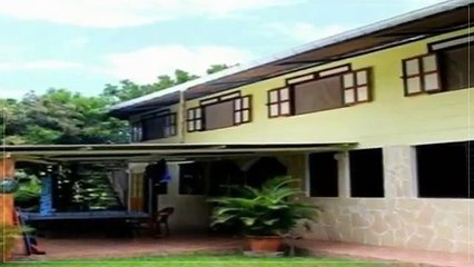 A Vendre bâtiment R+1 de 180M2 sur Terrain de 1618 m2 à Papara