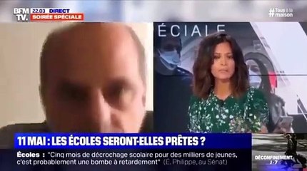 Le ministre de l'éducation Française met un live au JT  en dirécte de son toilette et faisant Caca