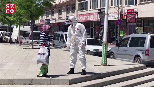 Koronavirüs şüphesiyle hastaneye götürülmek istenen kadın, zor ikna edildi