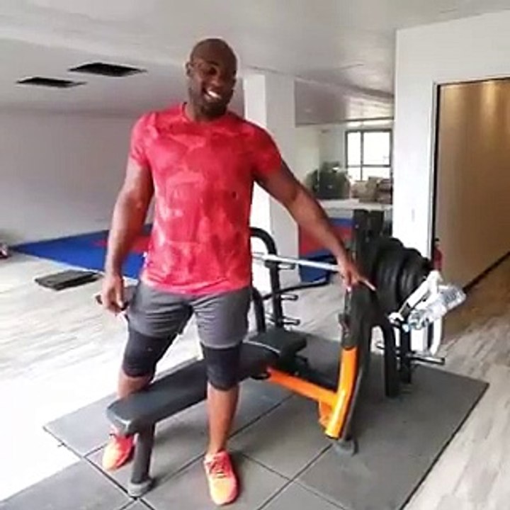 Insolite - Teddy Riner soulève 182 kilos au au développé couché