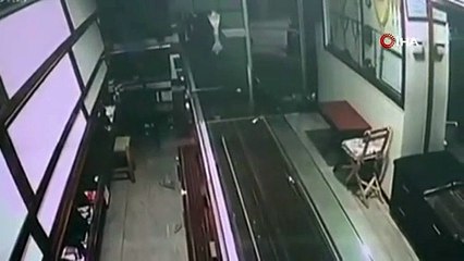 İstanbul Fatih’te kuyumcu soygunu saniye saniye kamerada!