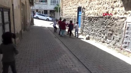 BATMAN Gercüş'te sokağa çıkan çocuklar doyasıya eğlendi