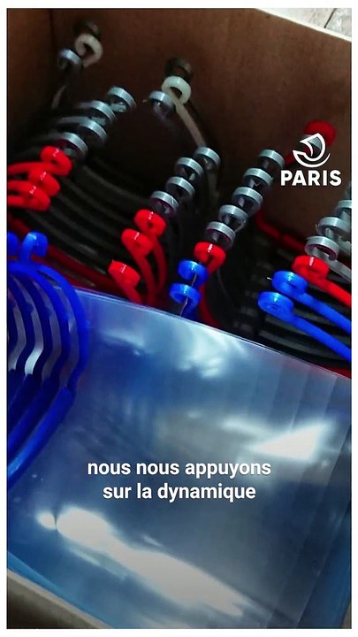 Paris leur dit merci : cette médiathèque a été transformée en "coronalab" pour équiper les soignants