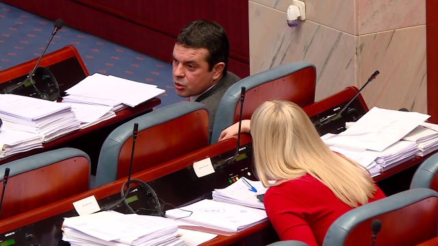 Собрание - Пратениците имаат право да добиваат плата и во вонредна состојба, кога не одат на работа