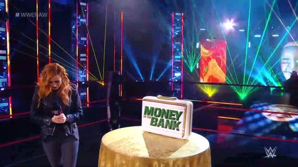 Becky Lynch announces she’s pregnant- Raw