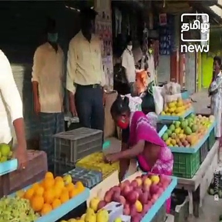 Watch: Vaniyambadi Municipal Commissioner Misbehaves With A Road Side Vendor