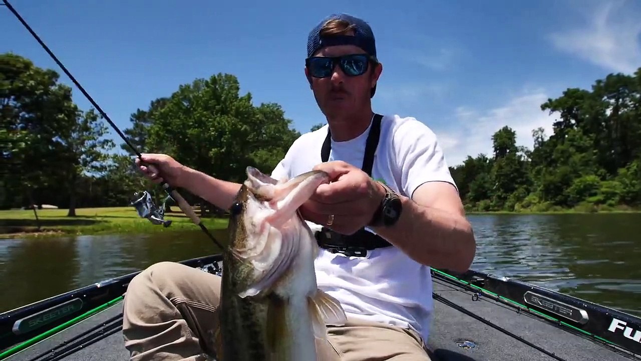 Jig Fishing on Stumps for Black Crappie!