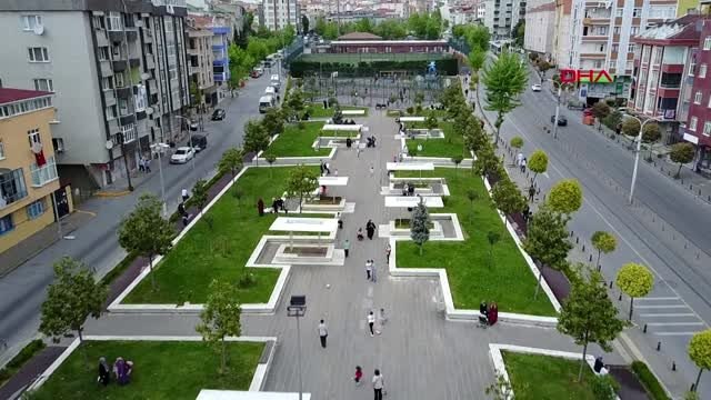 GÜNGÖREN'DE YOĞUNLUĞUN YAŞANDIĞI PARKLAR HAVADAN GÖRÜNTÜLENDİ