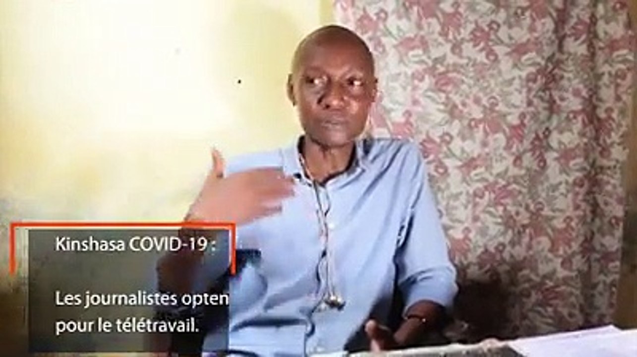 Découvrons comment le travail du journaliste s'adapte en cette période de confinement, en dépit des coupures intempestives du courant électrique et de la faible qualité de la connexion Internet. Un reportage d'Agnes Kayembe de Zoom Eco
