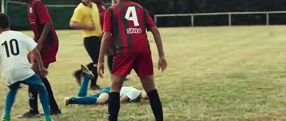 Una pequeña mentira - Tráiler