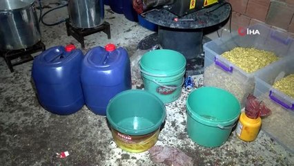 Geri dönüşüm fabrikasında kaçak nargile tütünü ürettiler