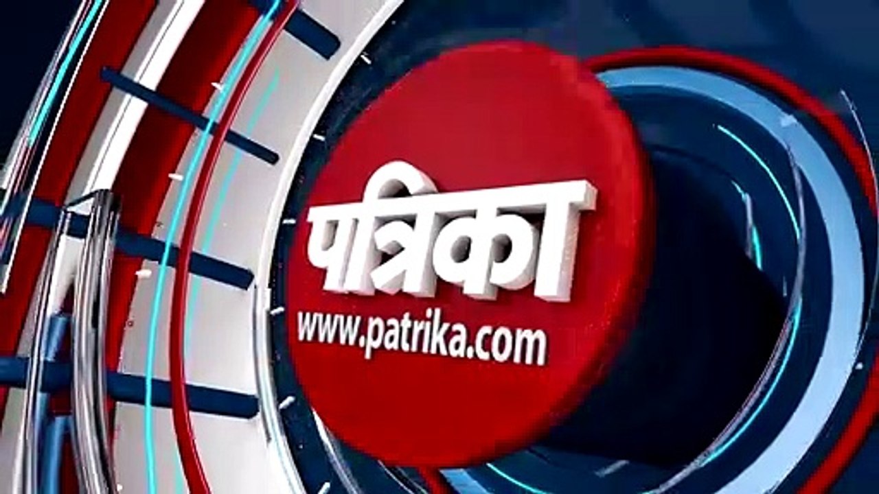 Hrithik Roshan ने  Sussanne Khan और बच्चो के साथ देखी मूवी - Patrika Bollywood