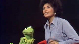 Sesame Street - Lena Horne and Kermit Sing Bein' Green