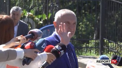 Download Video: Report TV - Meta 'shmang' Dvoranin: Të nderojmë ata që kontribuan për lirinë e Shqipërisë