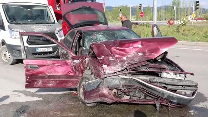 Kazada otomobil hurdaya döndü: 1 yaralı