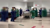 Yoğun bakımdan çıkarılan korona hastası 59 yaşındaki kadın alkışlarla normal odasına alındı