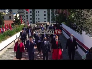 Report TV - Fier, me maska por pa distancim social përkujtohen të rënët e luftës