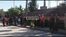 Naftëtarët e Kuçovës protestë kundër Alpetrol: S'mund të na jepni pagë luftë kemi punuar 16 orë
