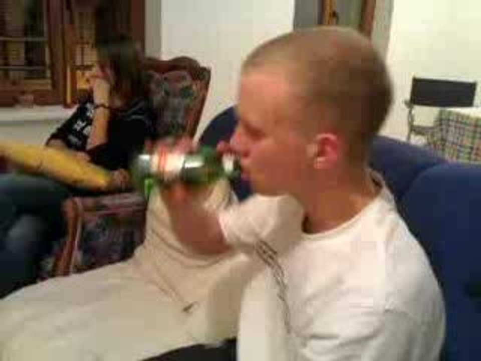 Record une biere en 3 secondes