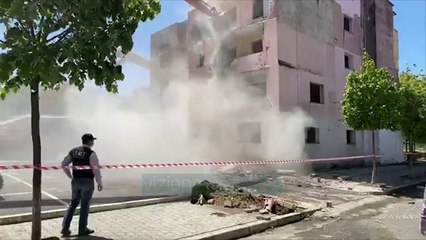 Shijak, nis shembja e pallateve - News, Lajme - Vizion Plus