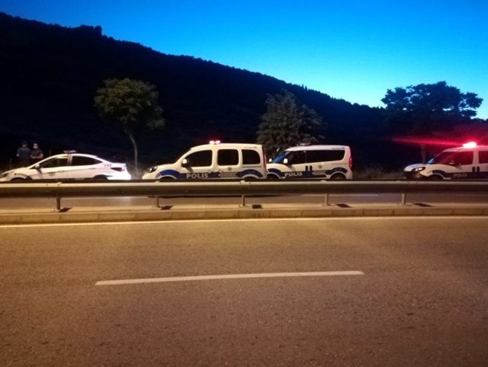 İzmir'de sokak ortasında pompalı tüfek dehşeti: 3 yaralı