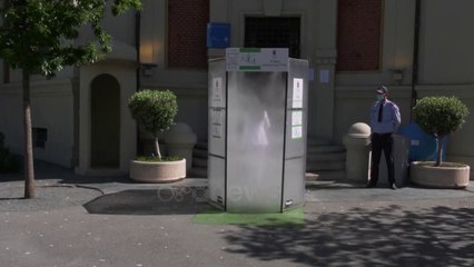 Ora News - Bashkia e Tiranës neglizhon masat, hiqet tuneli dezinfektues në treg