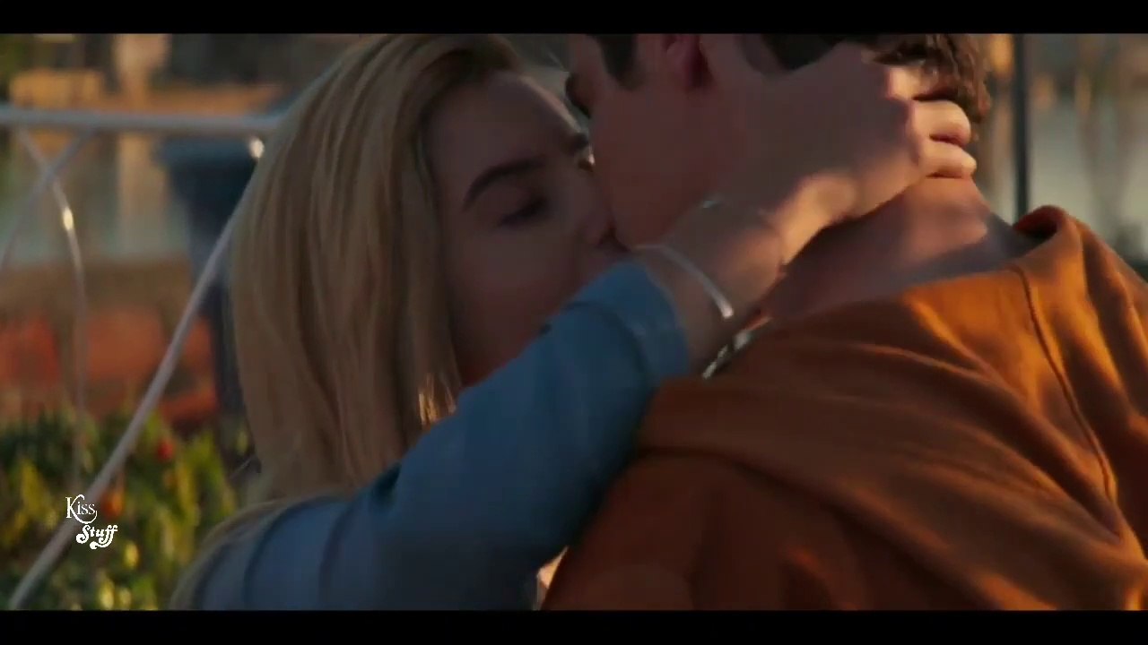 Rich In Love _ Final Kiss Scene (Giovanna Lancellotti and Danilo Mesquita)