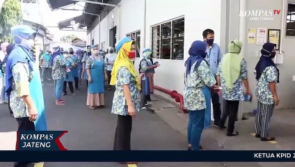 Puluhan Ribu Buruh Rokok di Kudus Terima THR