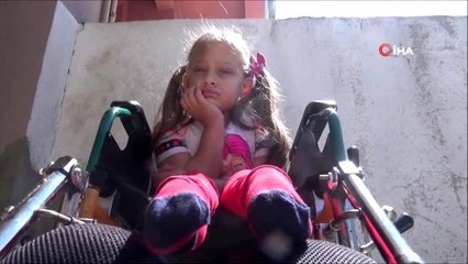 Yıllar sonra tekrar tekerlekli sandalyeye mahkum kalam minik Aysu yardım bekliyor