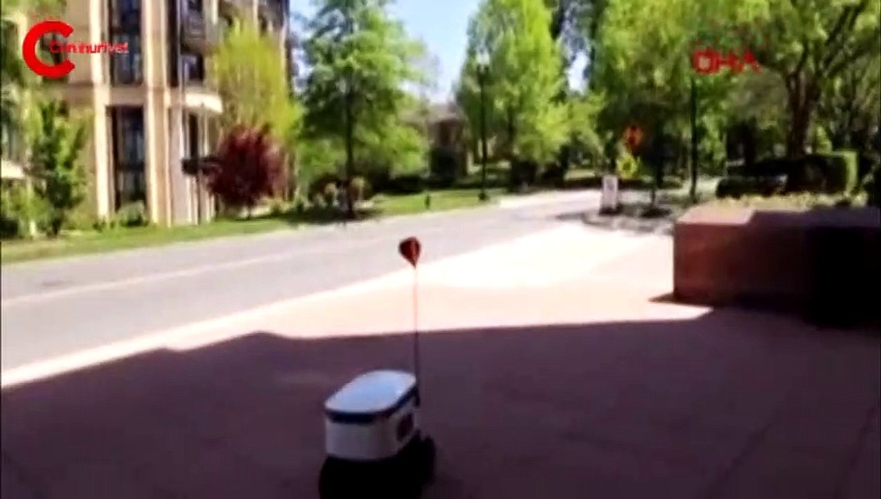 Yemek servisi için robotlar devrede